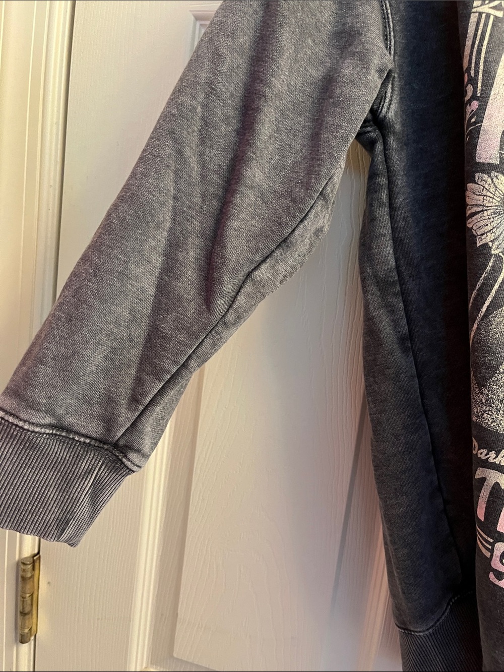 Pink Floyd Women’s Pullover Sweatshirt in Charcoal with Pink Graphic Large - Picture 5 of 7